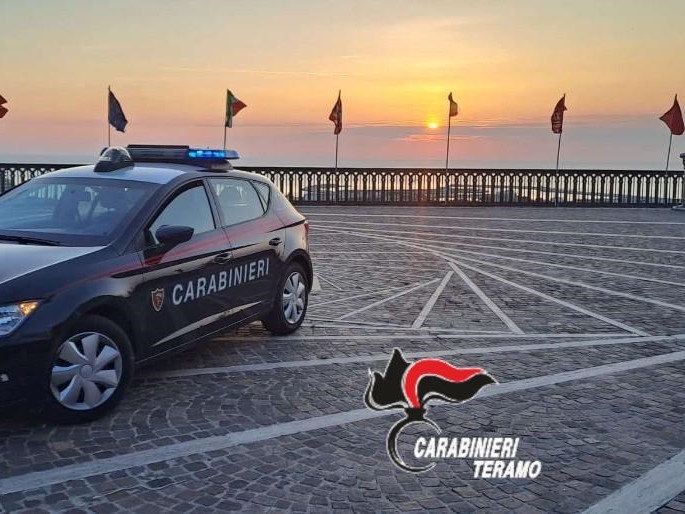 extracomunitari si oppongono con violenza ai Carabinieri, un arresto e una denuncia