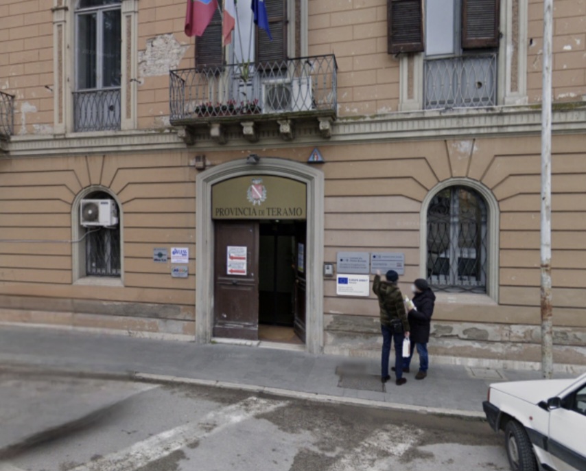 Riaprono gli Uffici TIA e VIT di Teramo Ambiente a piazza Garibaldi.