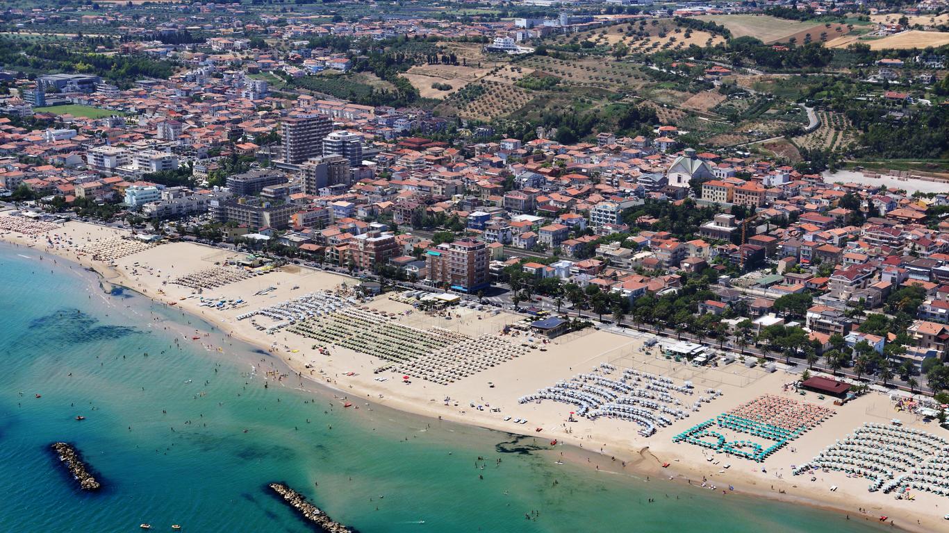 Roseto degli Abruzzi: Sostegno alle Famiglie con Centri Estivi Pubblici e Accreditamento Privati per l’Estate 2025