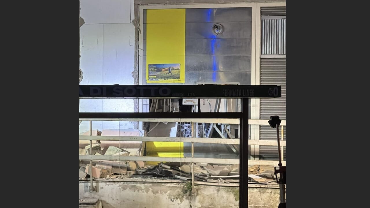 Salta un bancomat a Pescara. Danni ingenti. In fuga i banditi