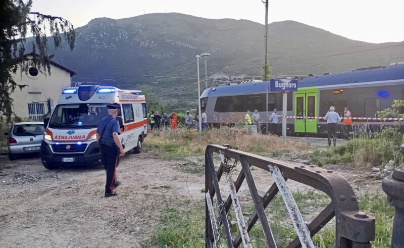 17enne Perde la Vita Investito da un Treno. Forse un gesto volontario