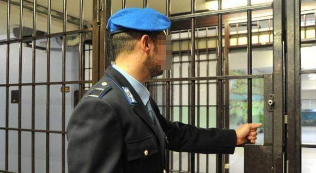 Dal Mondo: Accoltellati due detenuti ad Ascoli Piceno