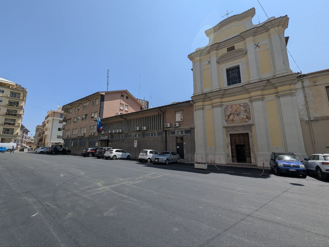 Nuovo asfalto a Piazza del Carmine dopo i lavori per la Fibra