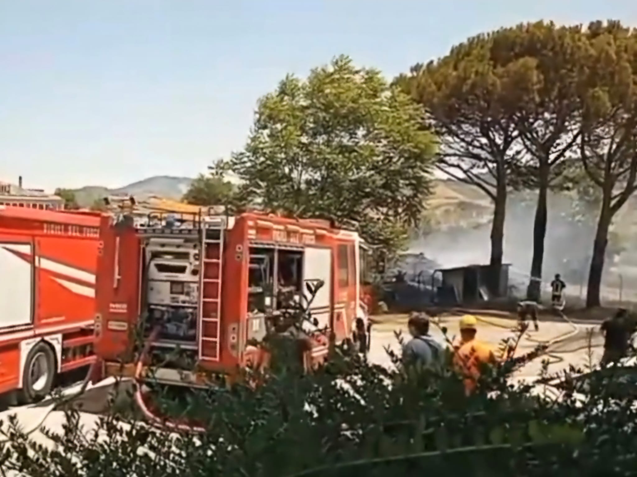 Piano d’Accio. Domato dai Vigili del Fuoco incendio di sterpaglie