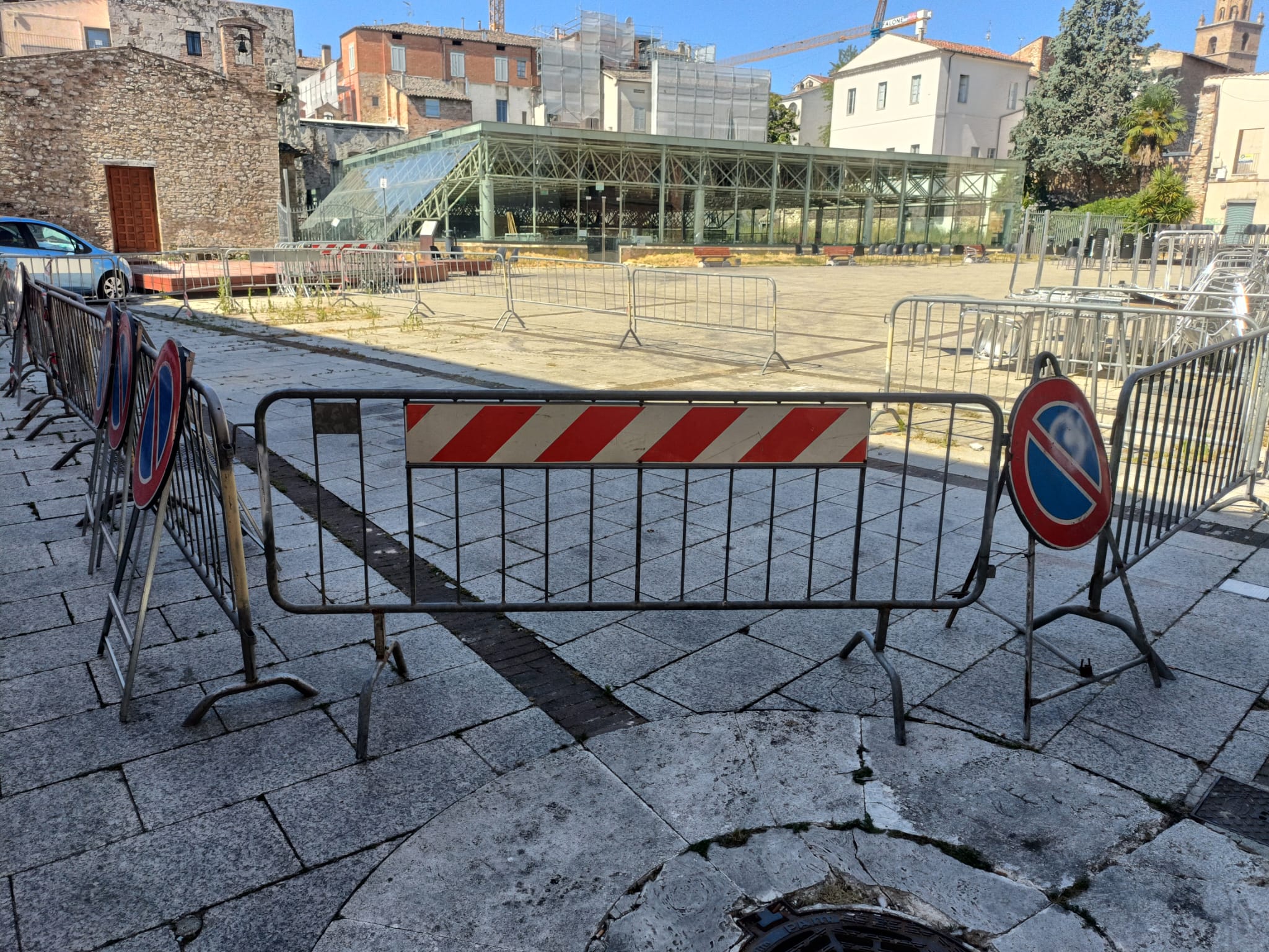 Piazza Sant’Anna. I residenti:”Ridateci i parcheggi”