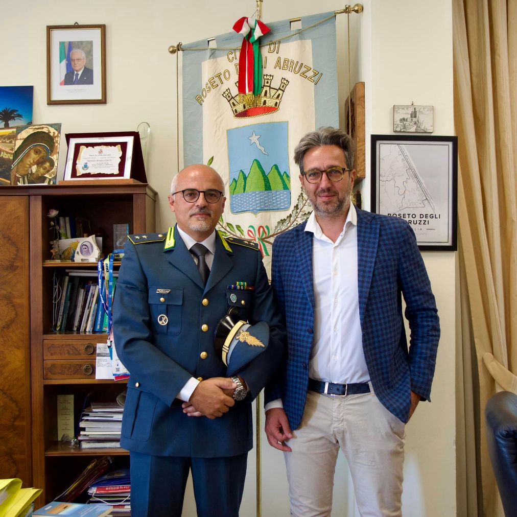 Continua l’azione della Guardia di Finanza di Roseto, in stretta collaborazione con l’Amministrazione Comunale, contro l’abusivismo commerciale: sequestrati 400 articoli