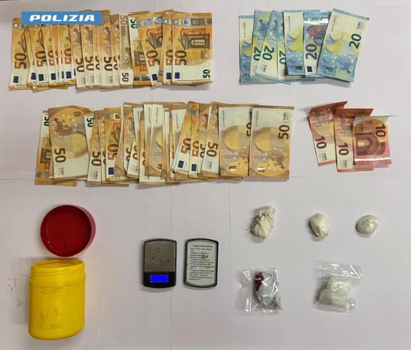 Spaccio di droghe sintetiche in centro a Pescara: arrestato un 26enne