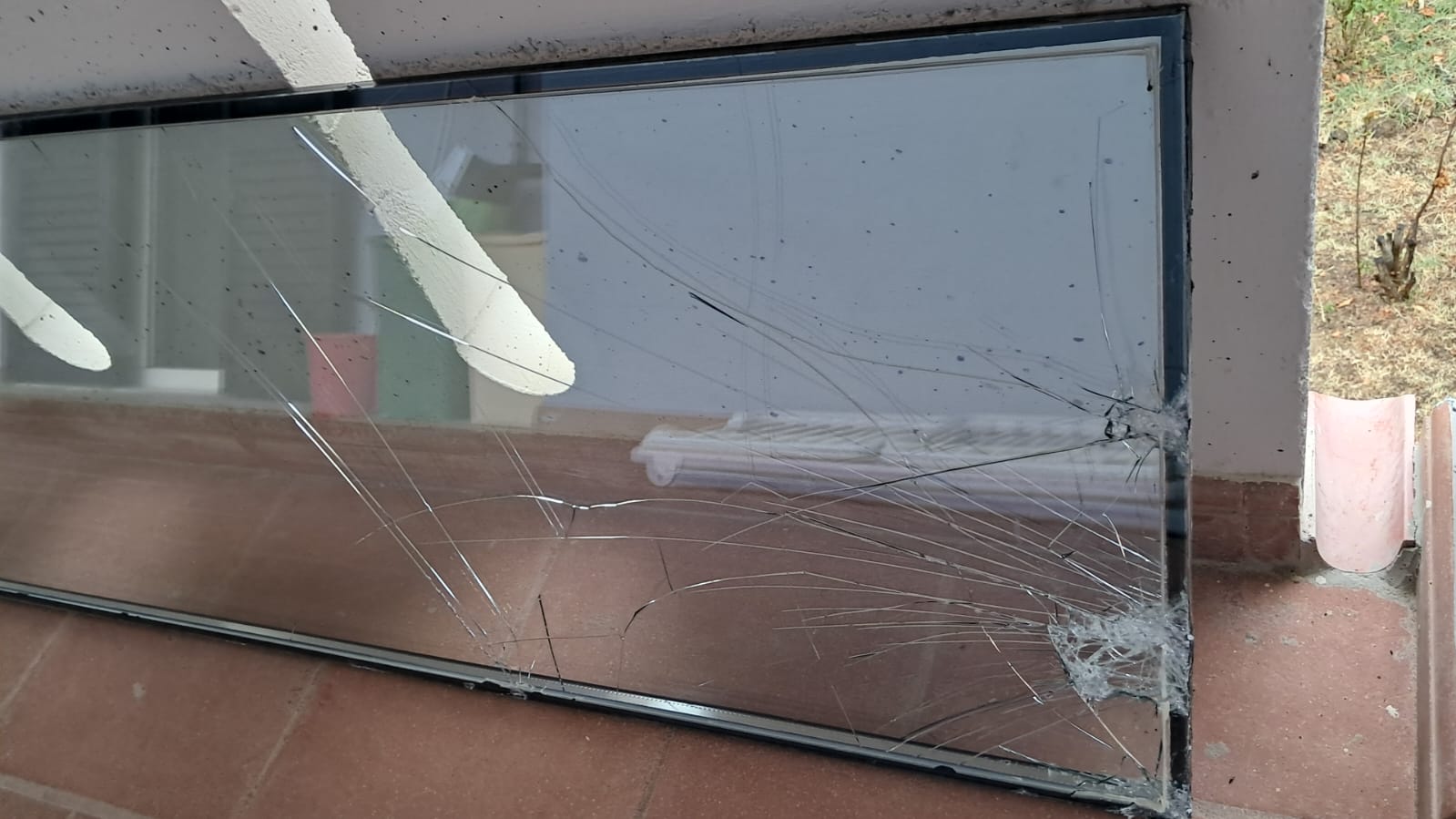 Scapriano nel mirino dei ladri. Danni al primo piano di una villetta