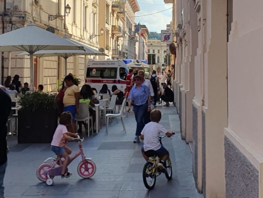 Donna investita in Via Carducci. Avrebbe solo lievi escoriazioni