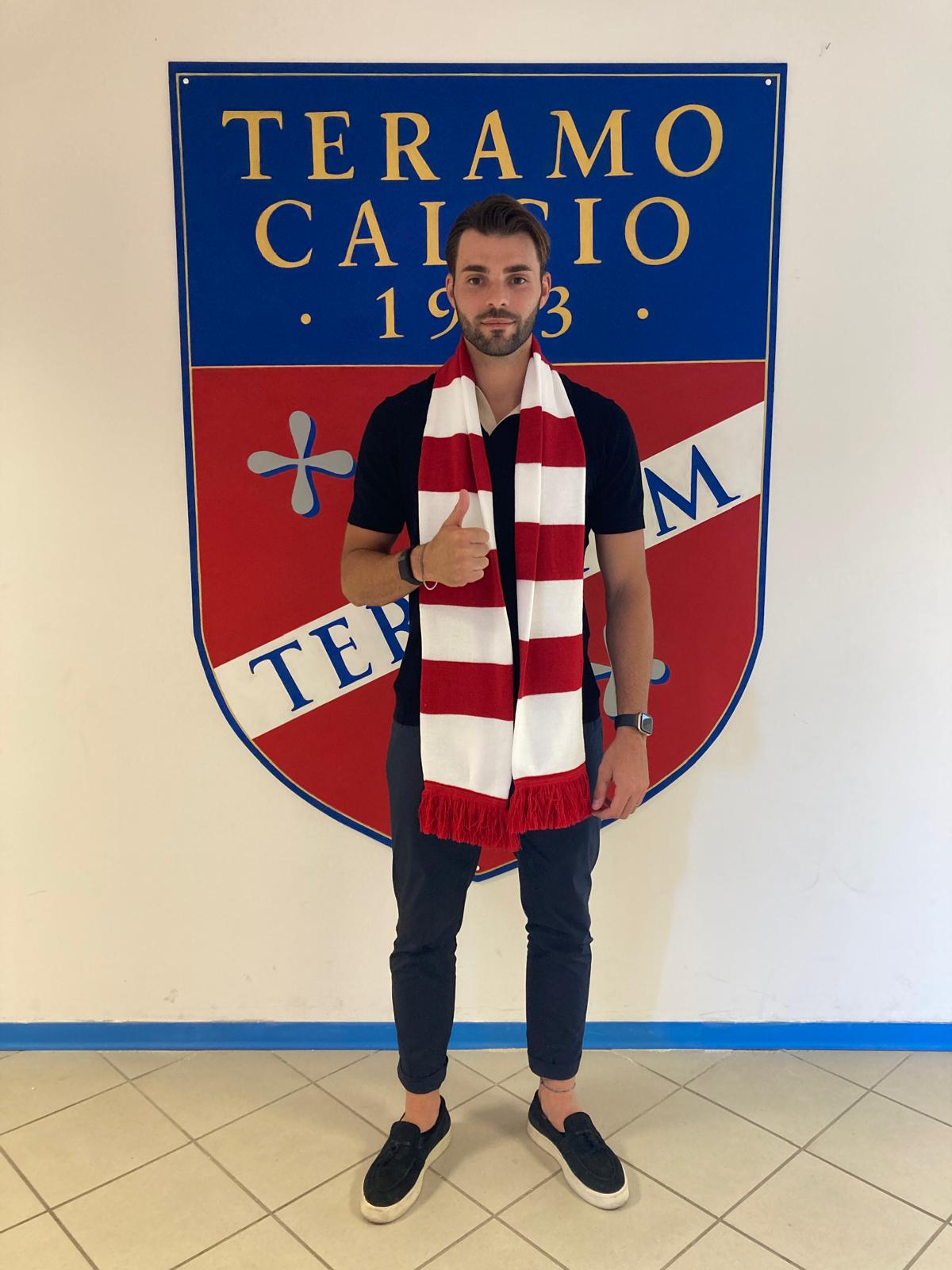 Teramo Calcio. L’attaccante Mattia persano è biancorosso