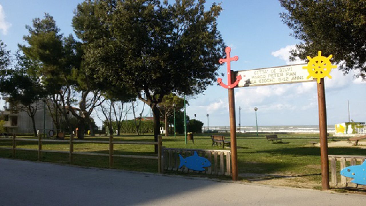 Silvi. Aggressione al Parco Peter Pan: Giovane Aggredito Durante Esercizi Mattutini
