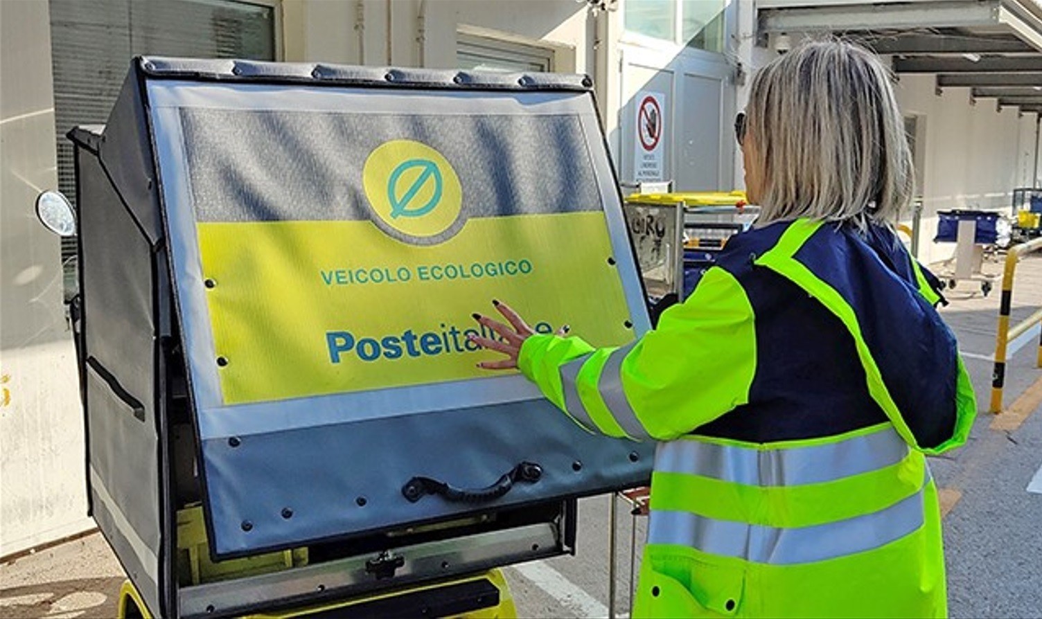POSTE ITALIANE: NEL TERAMANO CITTADINI IN VACANZA LIBERI DAI BAGAGLI CON “POSTE DELIVERY WEB”