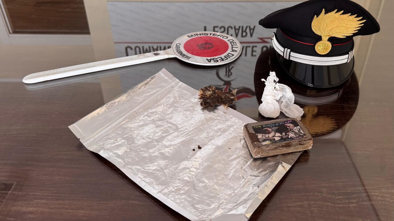 Due Commercianti del Pescarese Nei Guai per Droga: Sequestrato Hashish “tenuto al fresco”