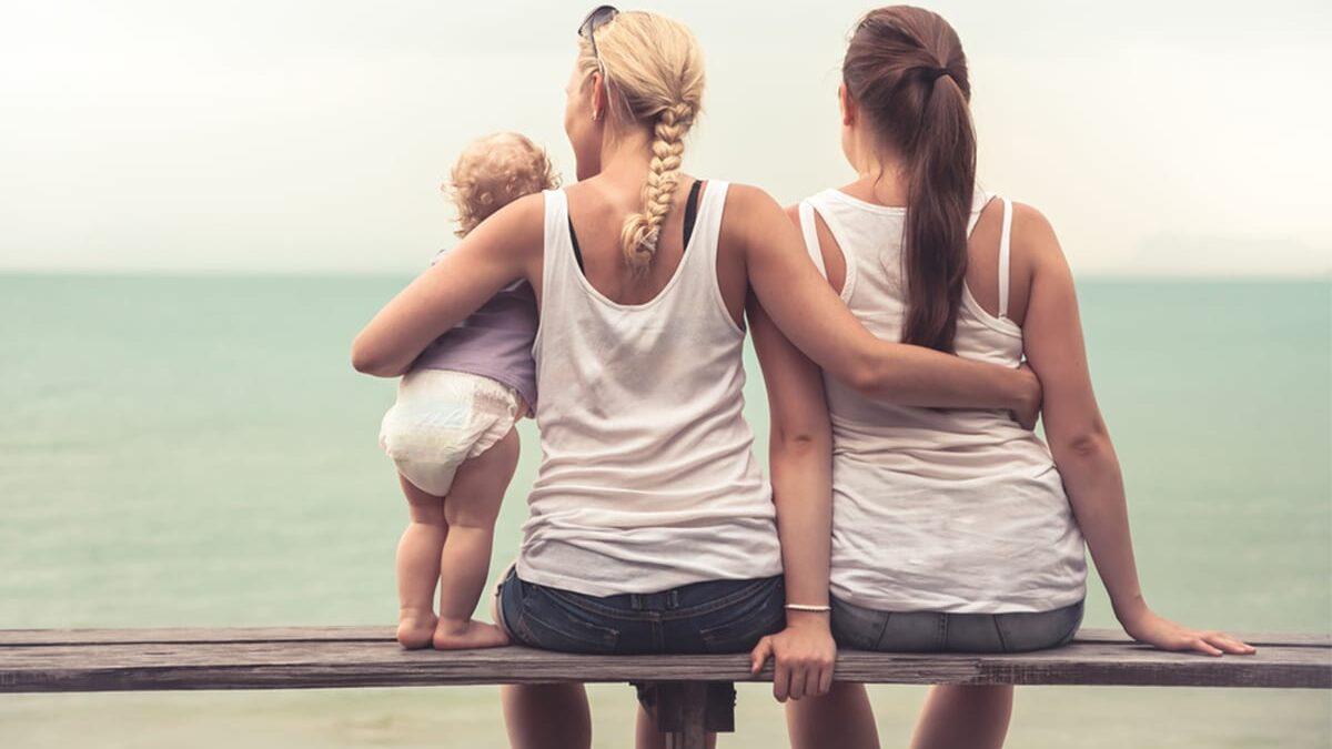 bimbo di una coppia di donne. Primo riconoscimento a teramo