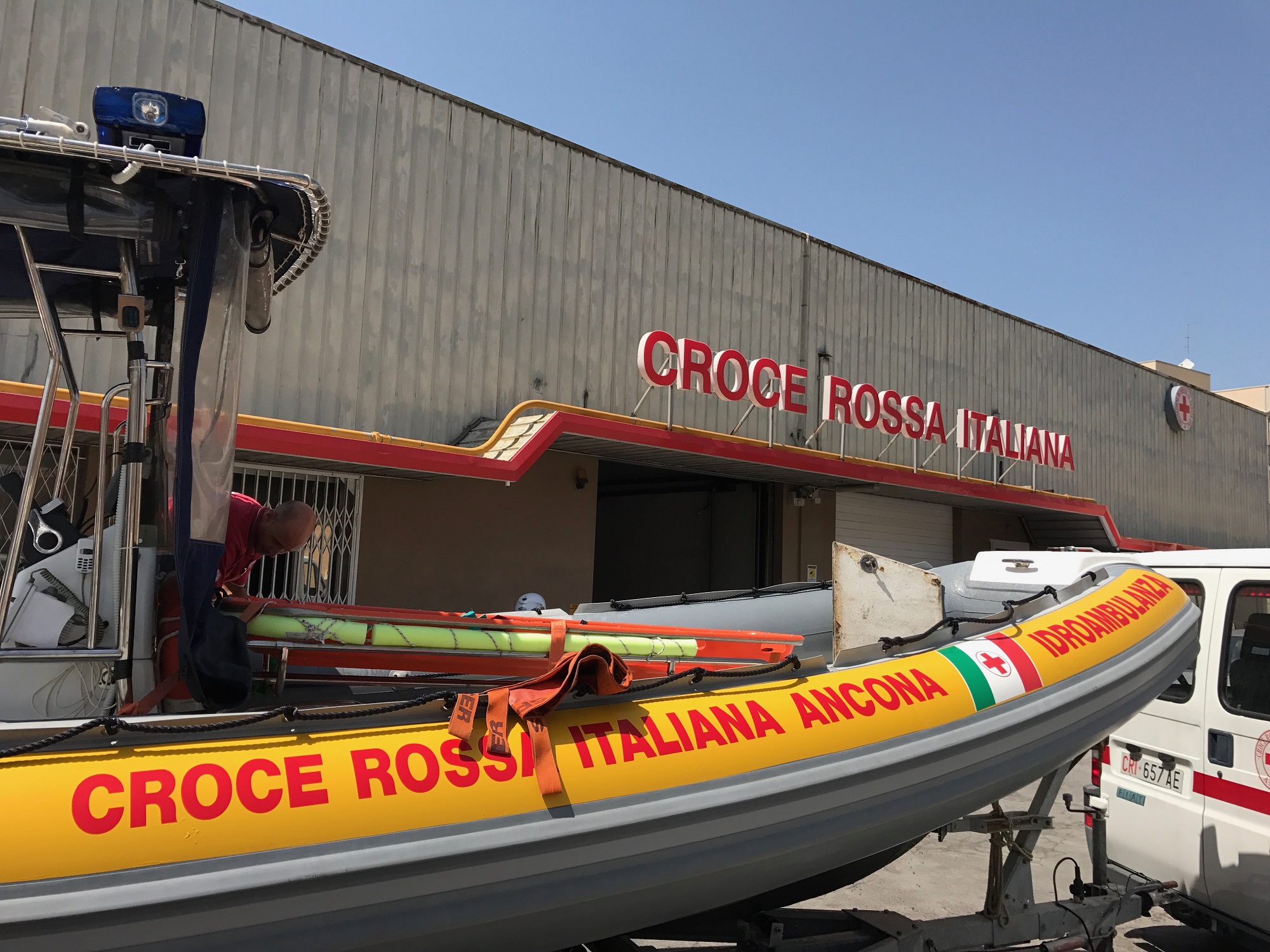 Giulianova: Guardia Costiera e Croce Rossa Uniscono le Forze per un’Estate Più Sicura. Un’idroambulanza farà da supporto alle Emergenze