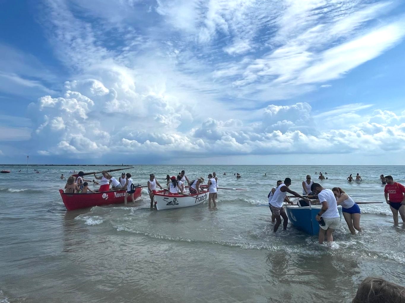 (VIDEO) Regata contro la Violenza di Genere: la Costa Teramana Unita per Dire No agli Abusi