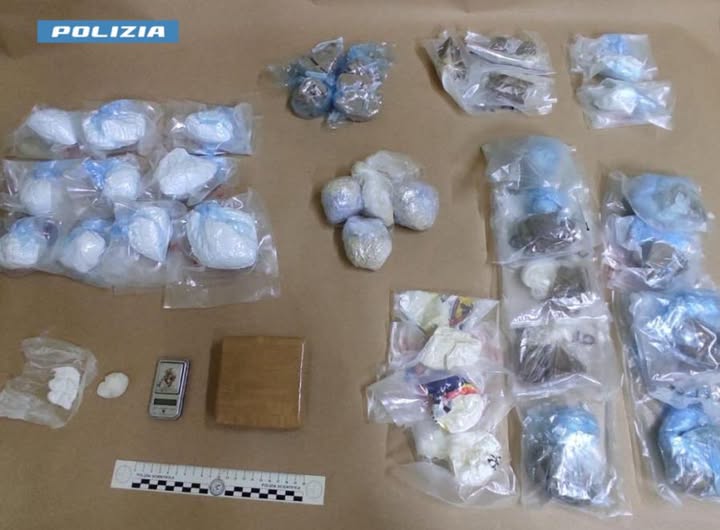 maxi sequestro di droga: arrestata 64enne con quasi tre chili di stupefacenti