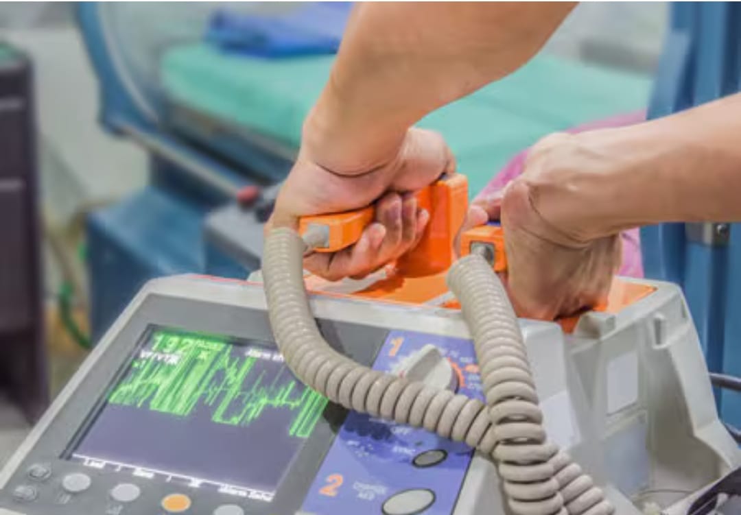 Pineto. Ultraottantenne salvato in spiaggia dal defibrillatore