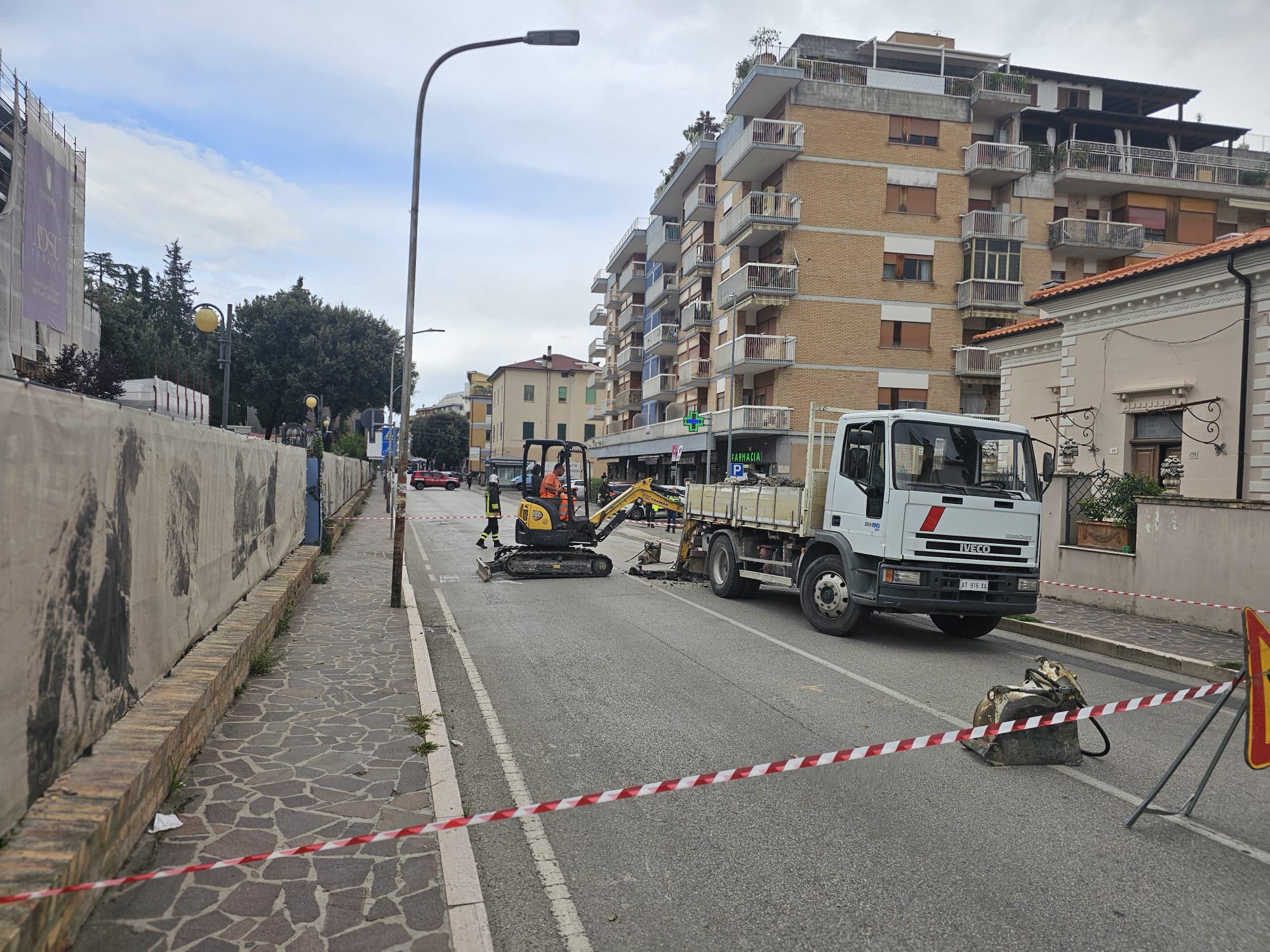 Viale Crucioli, Guasto riparato e strada riaperta