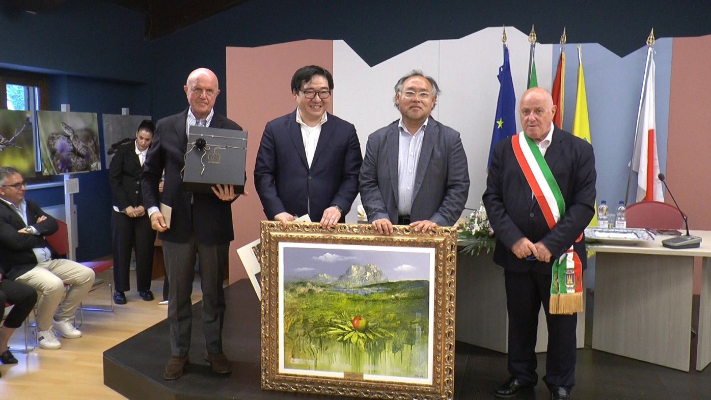 “Emozione e Valori Condivisi: Fano Adriano Consegna le Cittadinanze Onorarie”