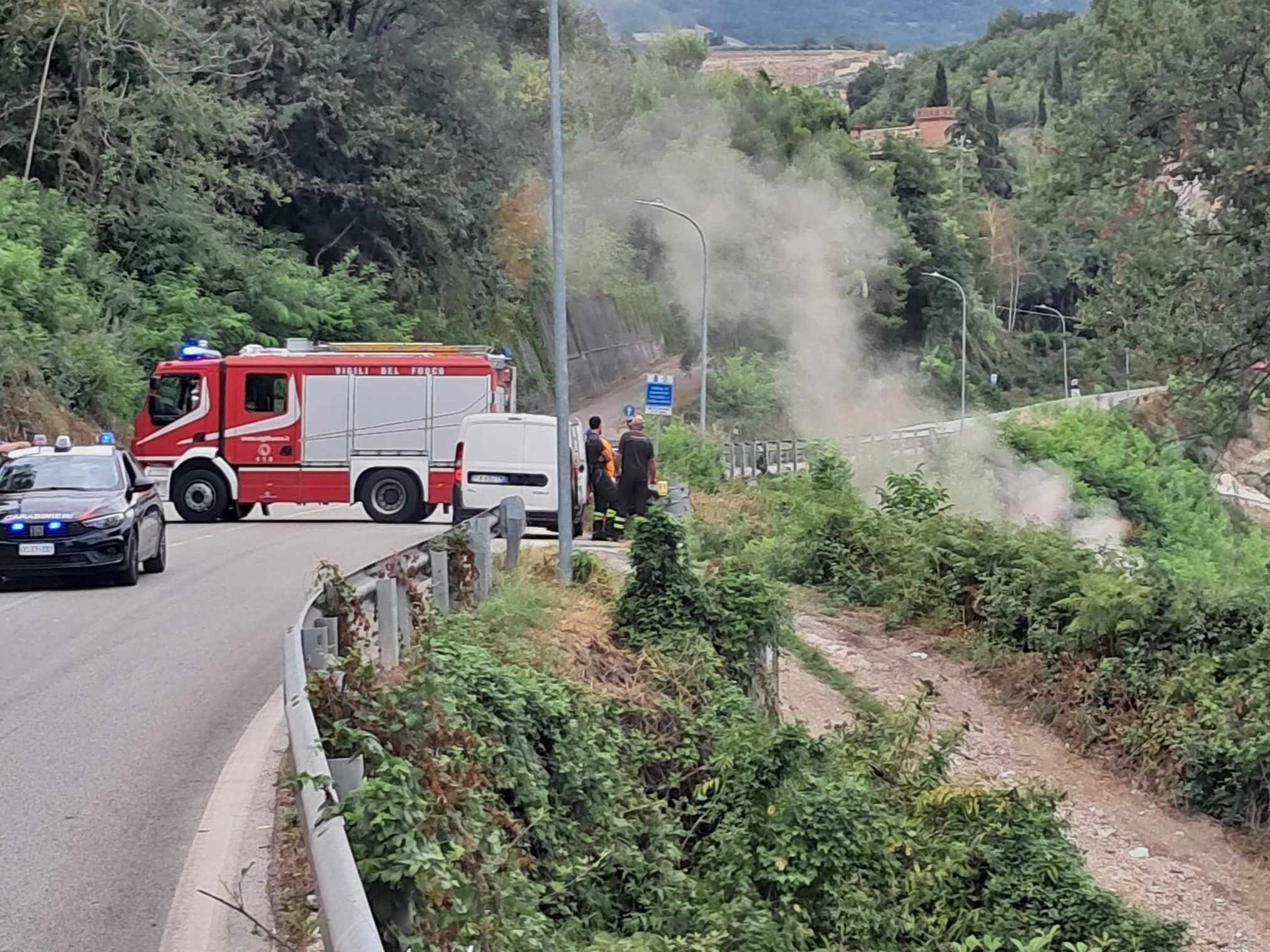 Ultim’ora. Fuga di gas tra viale Bovio e Ponte Vezzola, traffico deviato