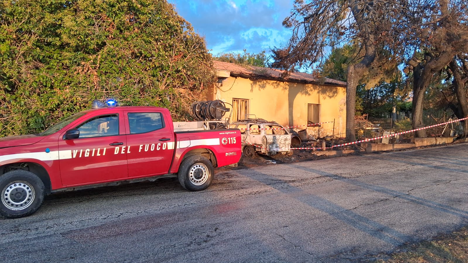 Notte movimentata per i vigili del Fuoco. Incidente a Paolantonio e incendio a Colonnella