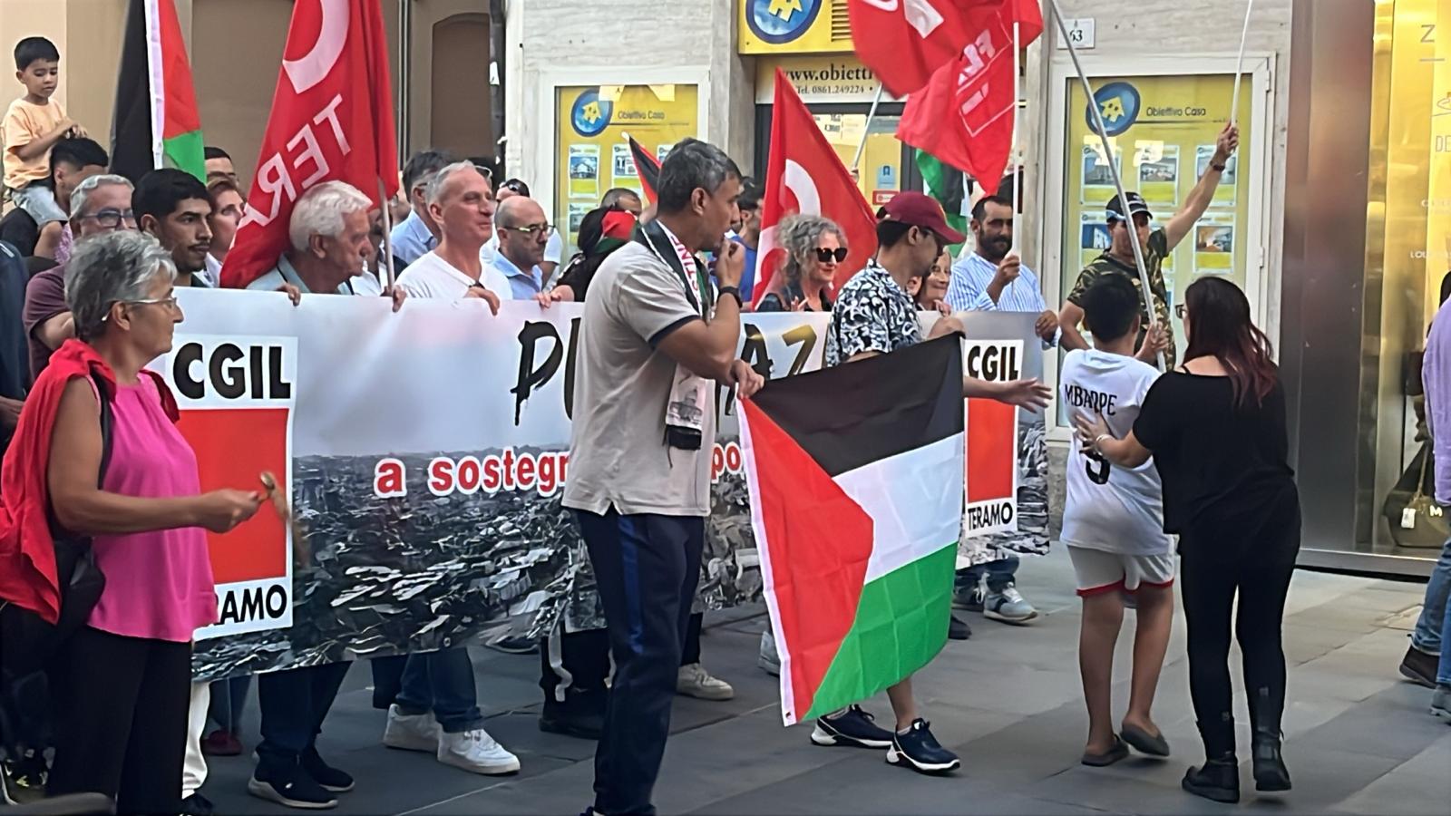 Corteo Pro-Gaza a Teramo. (Photogallery)