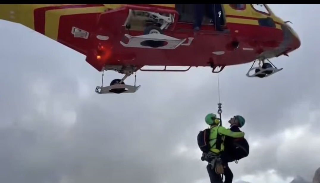Escursionista soccorso sul Corno Grande. Recuperato con l’elicottero