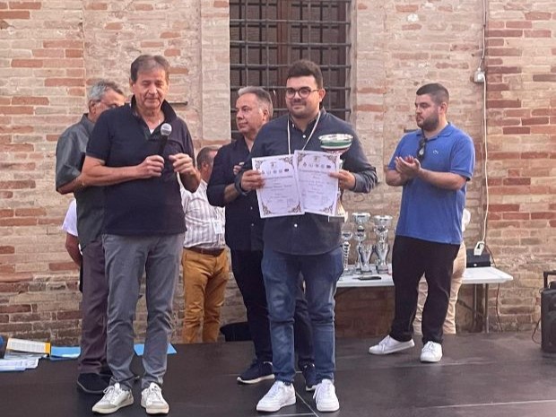 Il teramano De Carolis, campione italiano di organetto