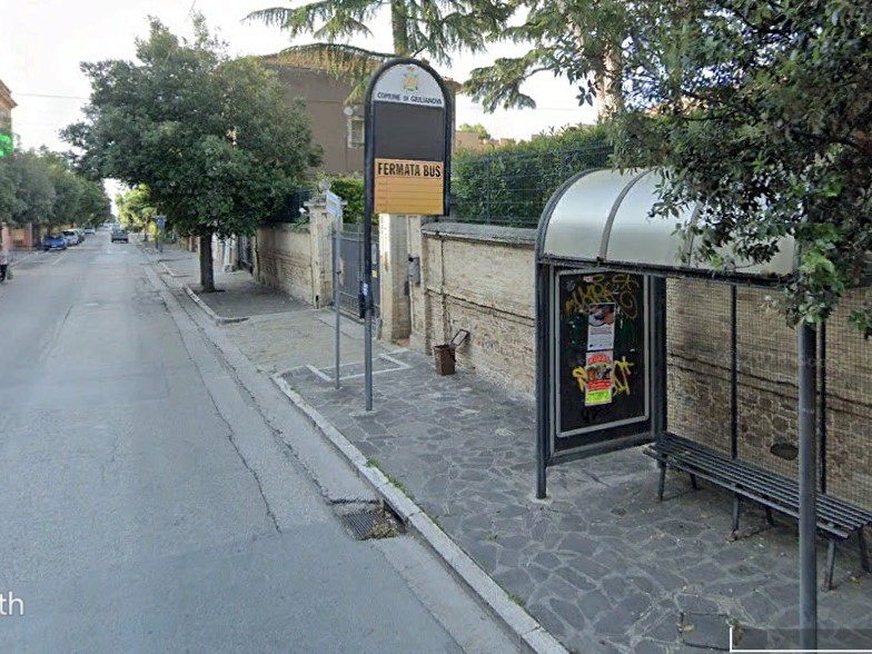 Giulianova. Donna rapinata in via Gramsci, alla fermata autobus