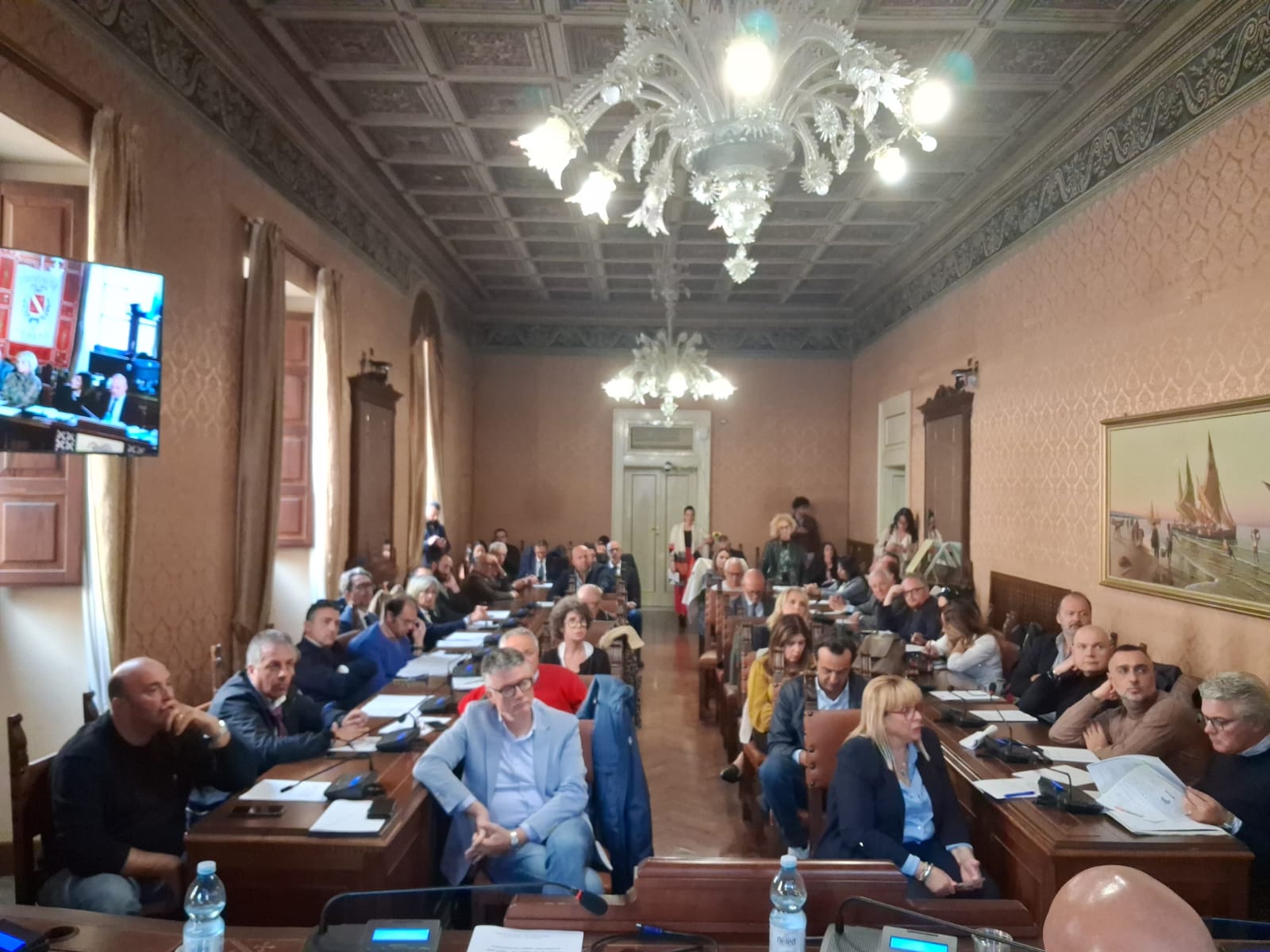Riforma Idrica in Abruzzo: Sospiri e Scoccia Presentano la Proposta, Ma i Sindaci Teramani Difendono la Ruzzo SpA