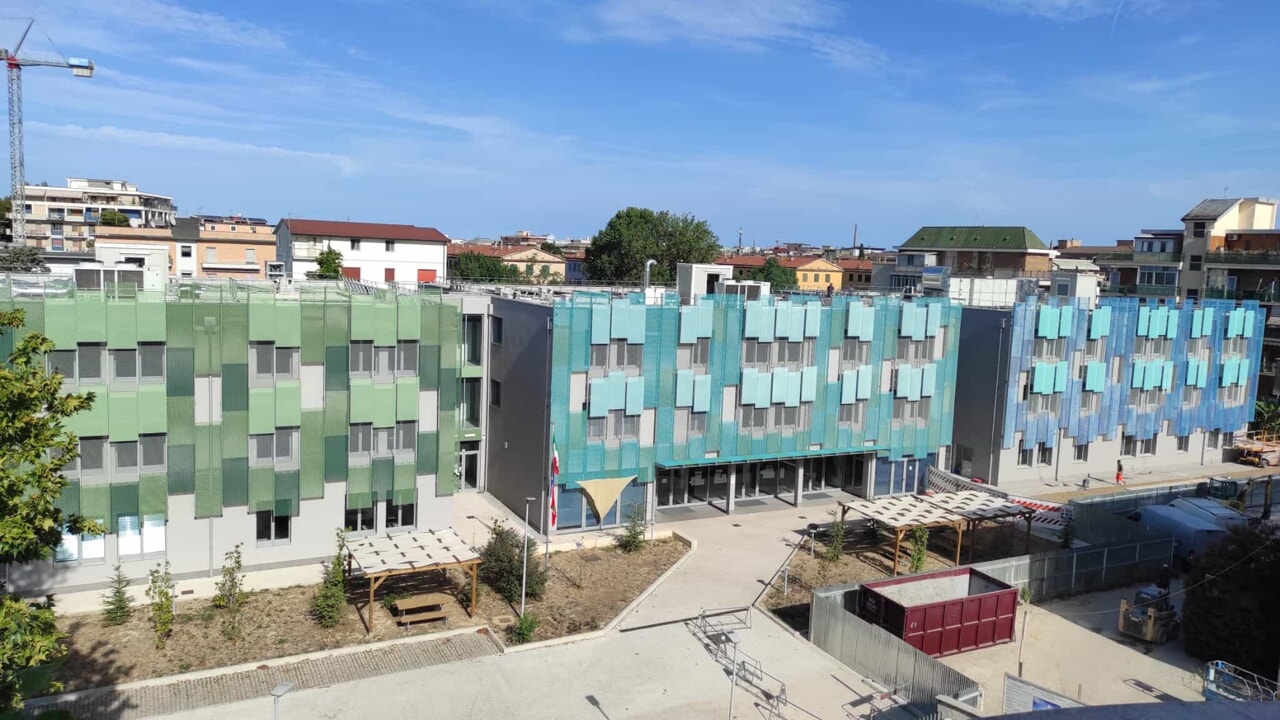 Allarme al liceo Marconi di Pescara: ipotesi spray urticante dopo il malore di cinquanta persone