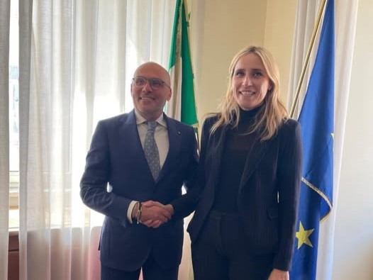 La Camera di Commercio contro la violenza di genere: firmato il Protocollo in Prefettura a Teramo