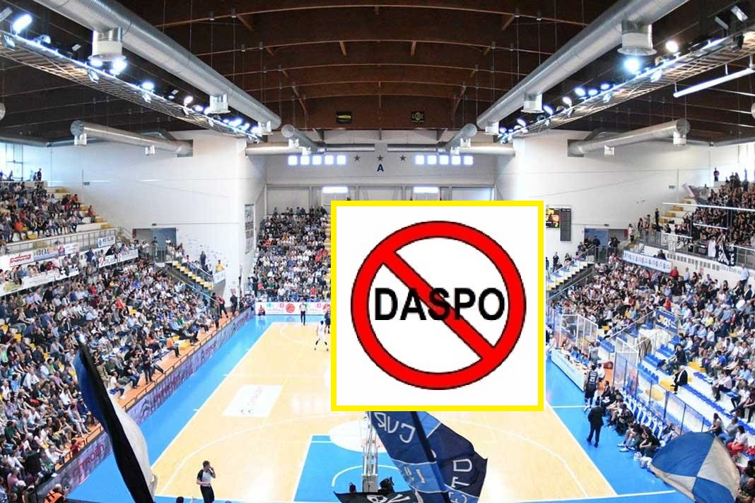 Roseto: Daspo di 3 anni per un giovane dopo i disordini al PalaMaggetti