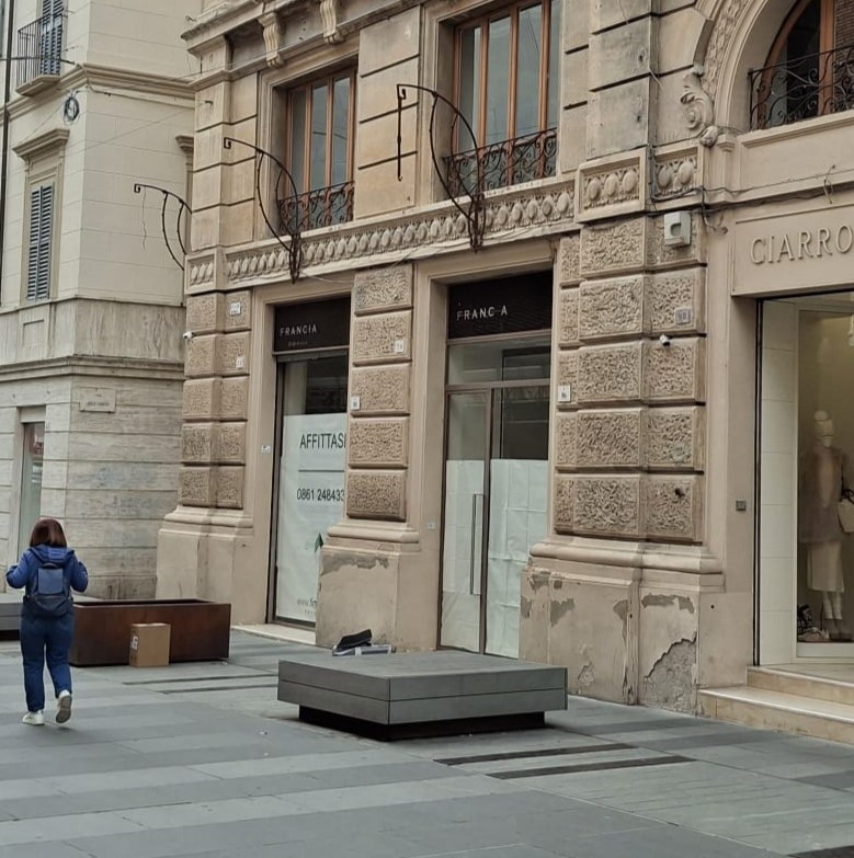 Sarà un Punto TIM il nuovo inquilino dei locali ex gioielleria Francia.