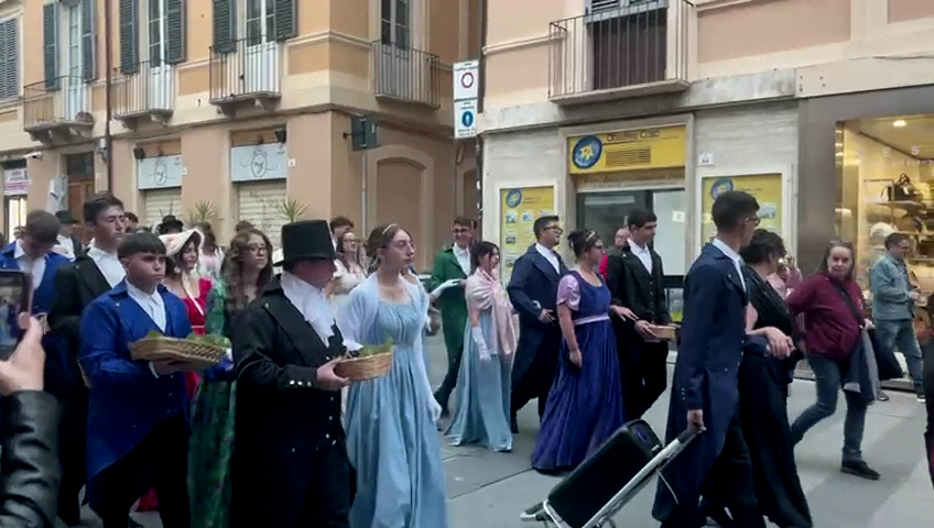 (VIDEO)“Festa della Vendemmia – Un weekend con Jane Austen”. Oggi la sfilata in costume in corso San Giorgio