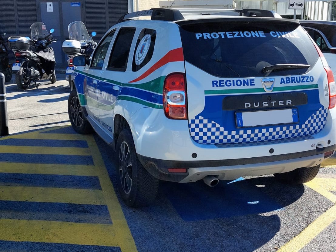 Teramo, Protezione Civile parcheggia nel posto disabili: indignazione di Teramo Vivi Città
