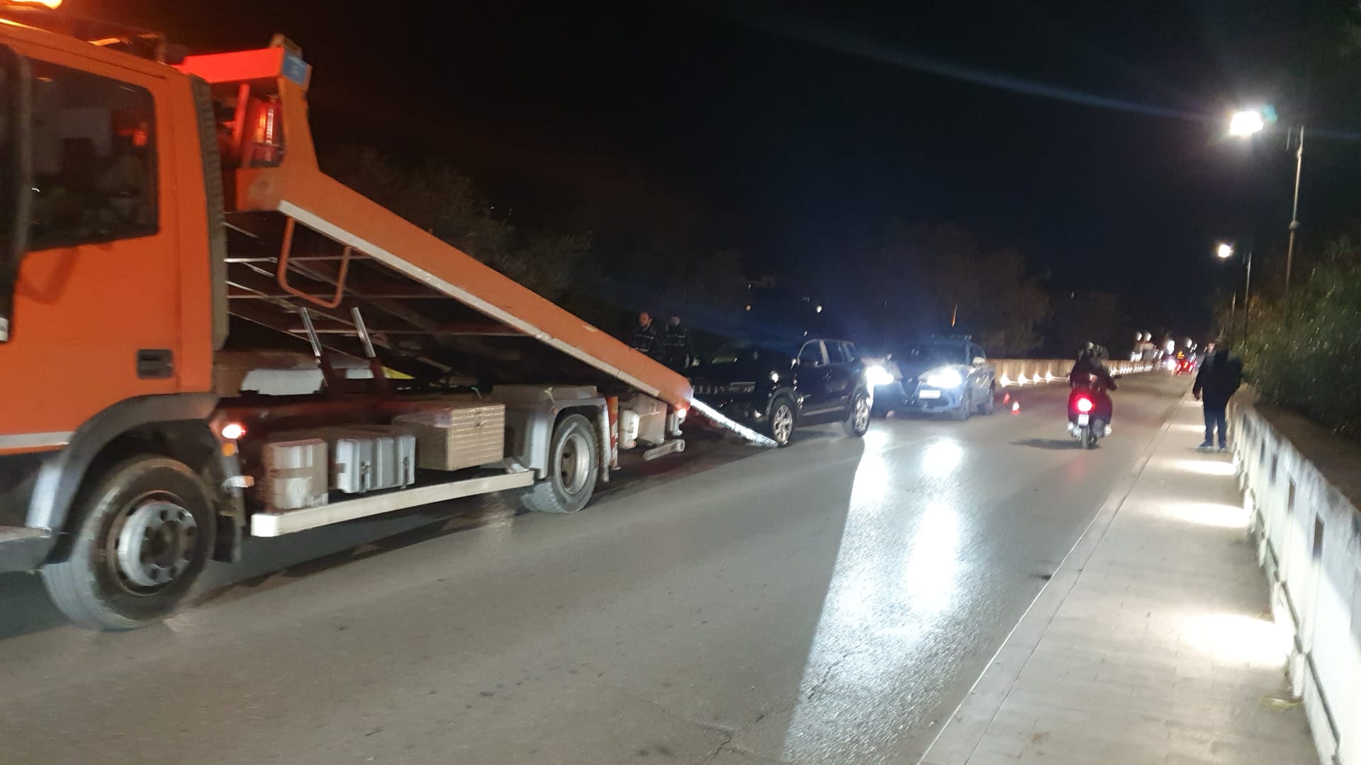 Teramo, ladri in fuga dopo un tentato furto: incidente e caccia all’uomo in corso