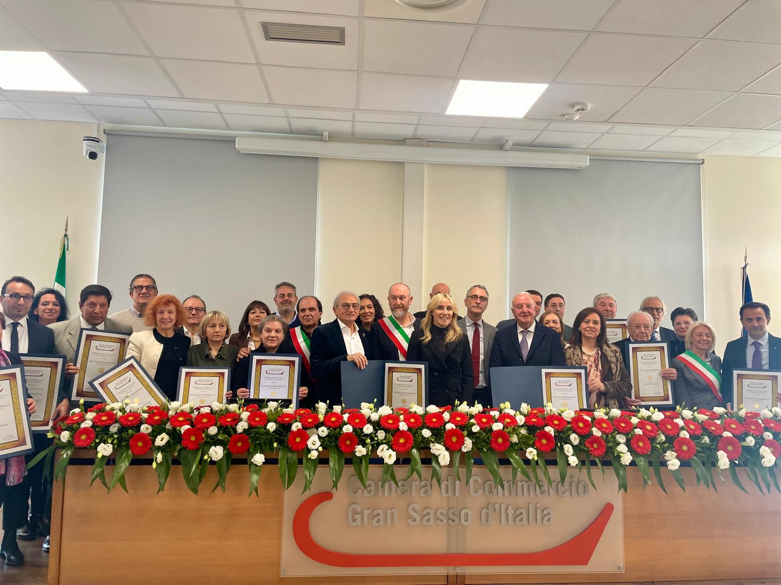 Premiate eccellenze del lavoro alla Camera di Commercio Gran Sasso d’Italia