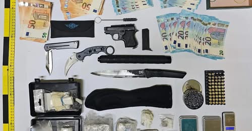 Inseguimento sul lungomare: due giovani arrestati per droga e armi clandestine