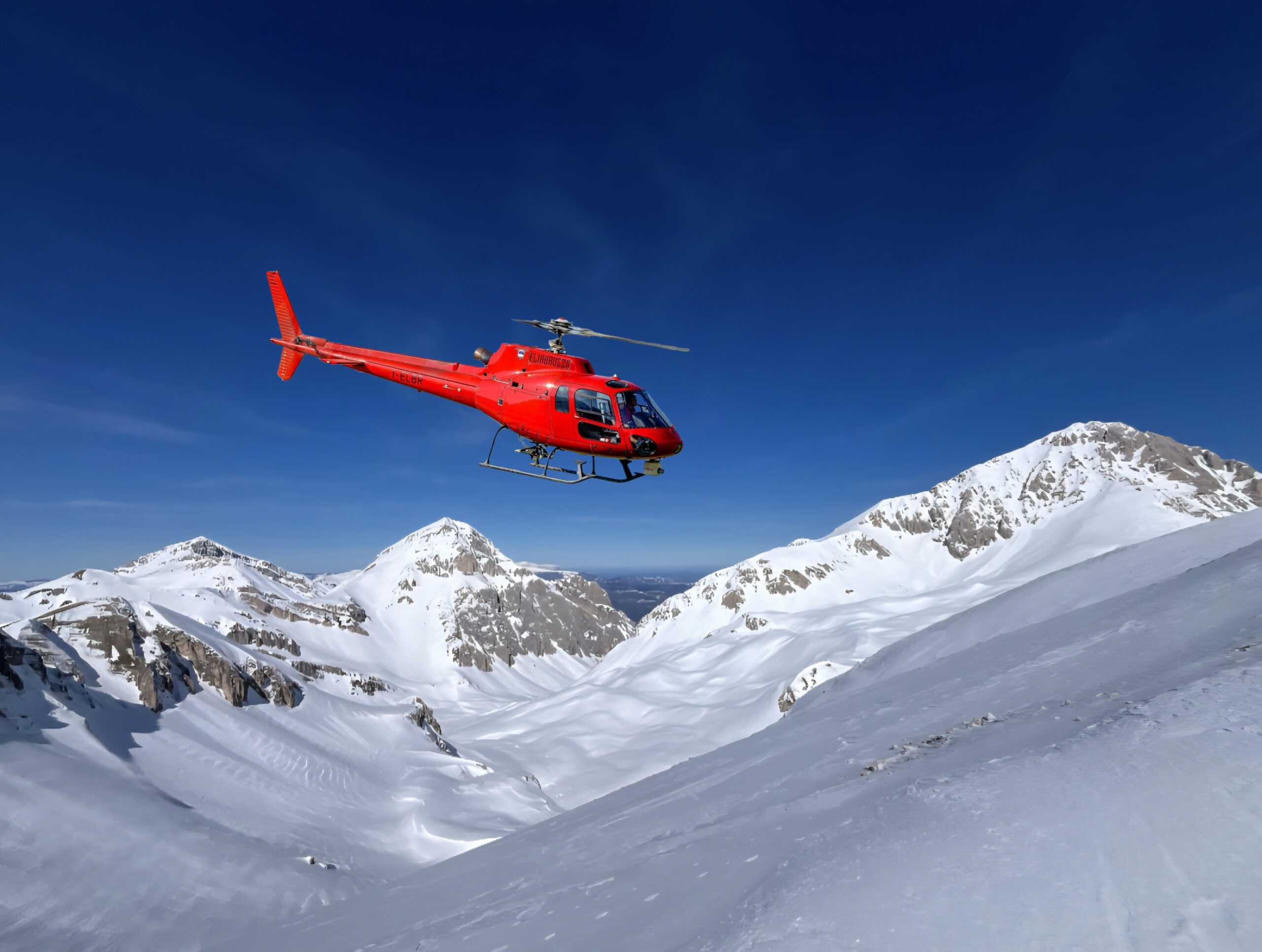 Ricerche del disperso sul Gran Sasso: Condizioni meteo difficili limitano le operazioni​