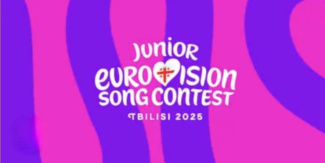Roseto al Junior Eurovision con due giovani ballerine, sul palco di Tbilisi