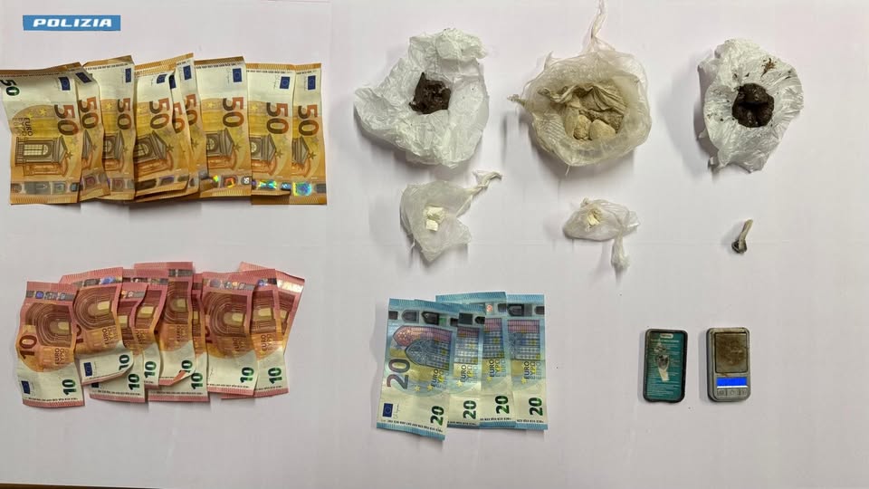 Arrestato 30enne per spaccio: sequestrati eroina, cocaina e contanti
