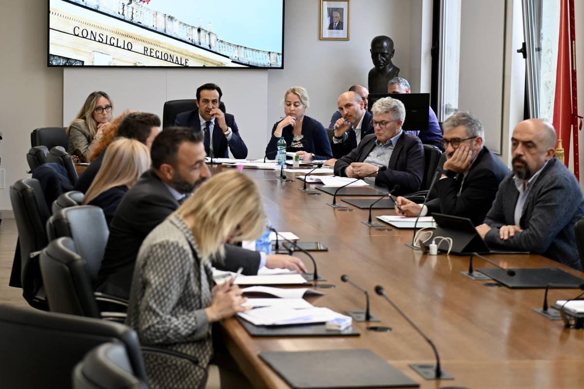 Regione Abruzzo: Farmaci riconfezionati in dosi personalizzate, via libera alla sperimentazione