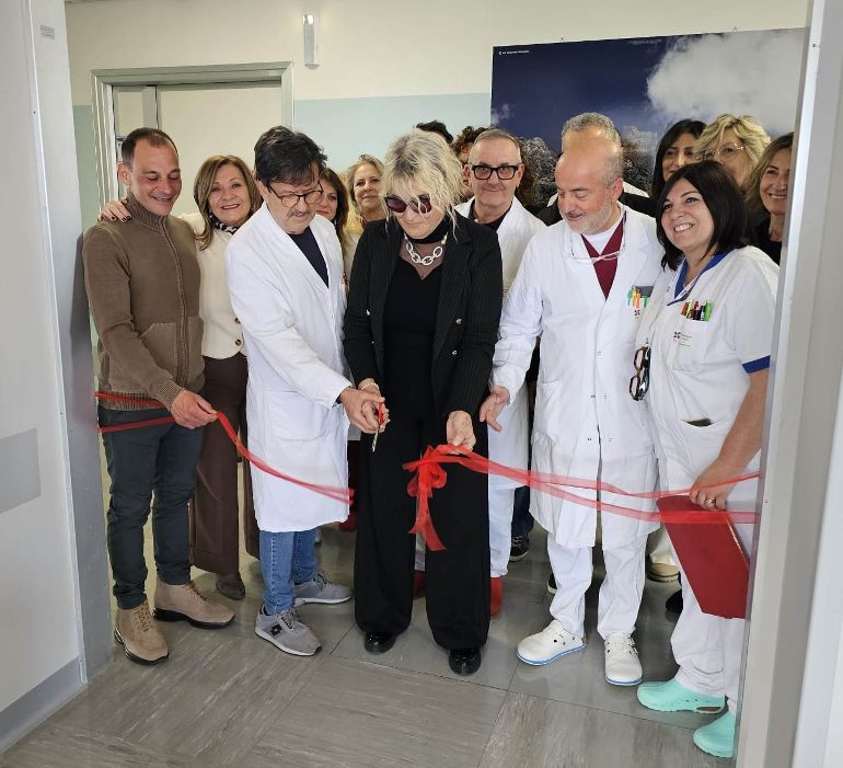 Abruzzo Amore inaugura la nuova sala d’attesa in Chirurgia ad Atri