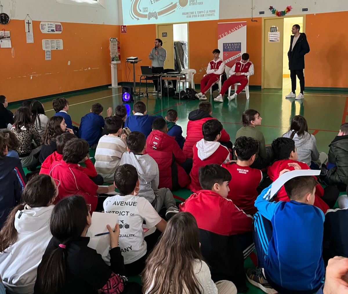 Il Teramo Calcio incontra gli studenti della Noè Lucidi per il progetto “Questione di Dna”