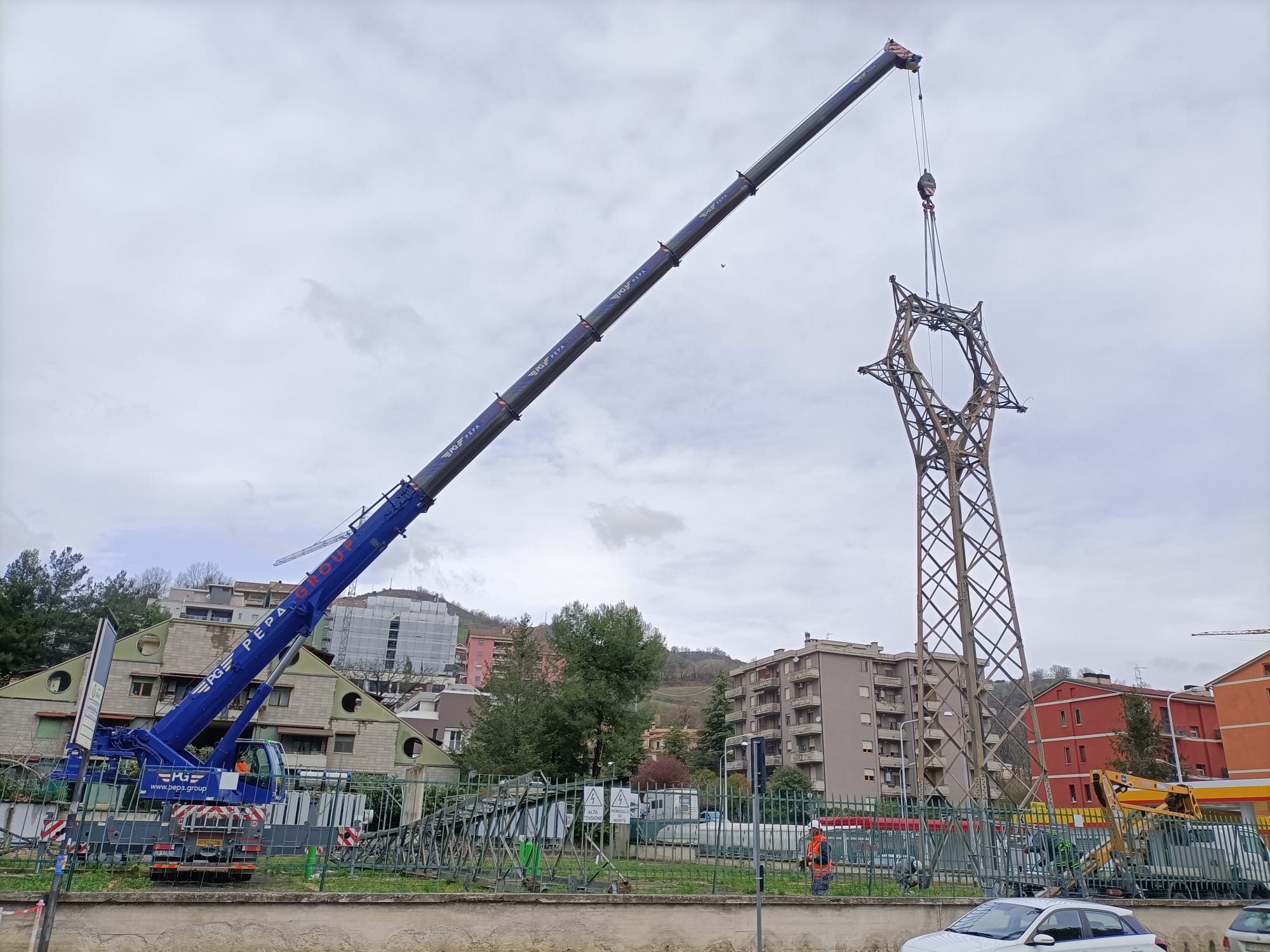 Quartiere Cona, Smontati i tralicci Enel. Fedele: “Ora avanti con la riqualificazione”