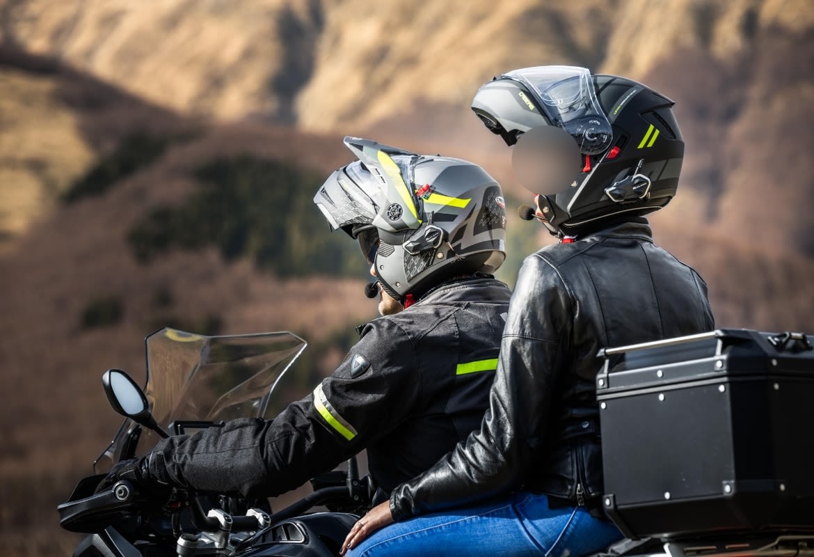 La fidanzata cade dalla moto ma lui non se ne accorge: paura in provincia di Chieti