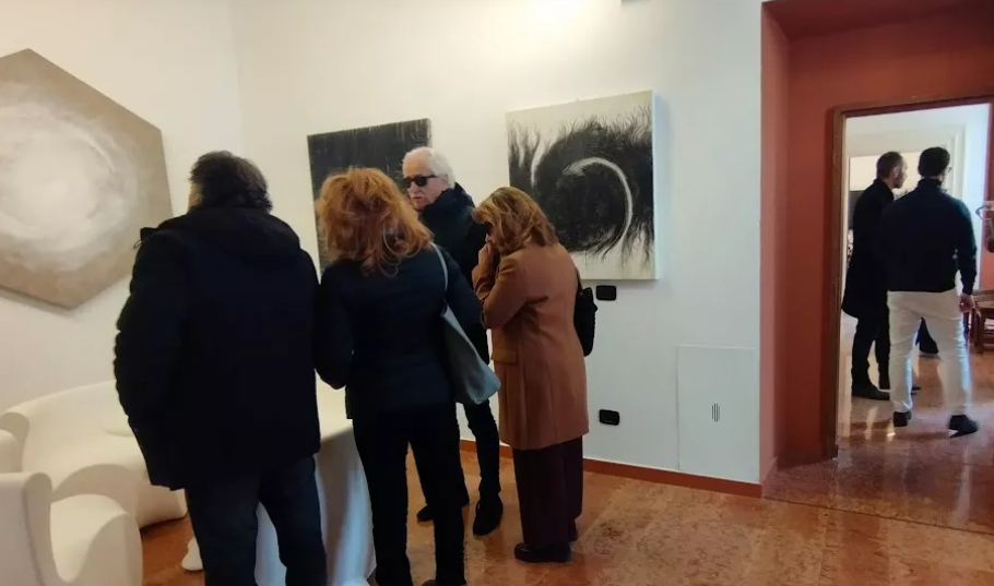 L’Aquila: Palazzo Ciccozzi apre al pubblico per la mostra di Generoso Spagnuolo