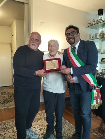 Auguri dottor Pollice per i suoi 100 anni